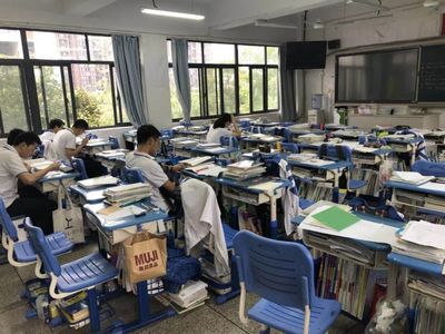 湖州求是教育集团选派高三年级优秀青年教师赴余杭高级中学进修学习