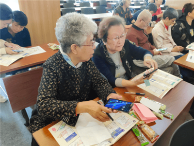 仓前街道:汇聚青年志愿力量 助力老年人跨越“数字鸿沟”
